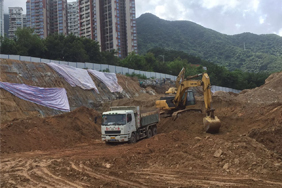 布袋里城中村改造垃圾清运及土方开挖工作